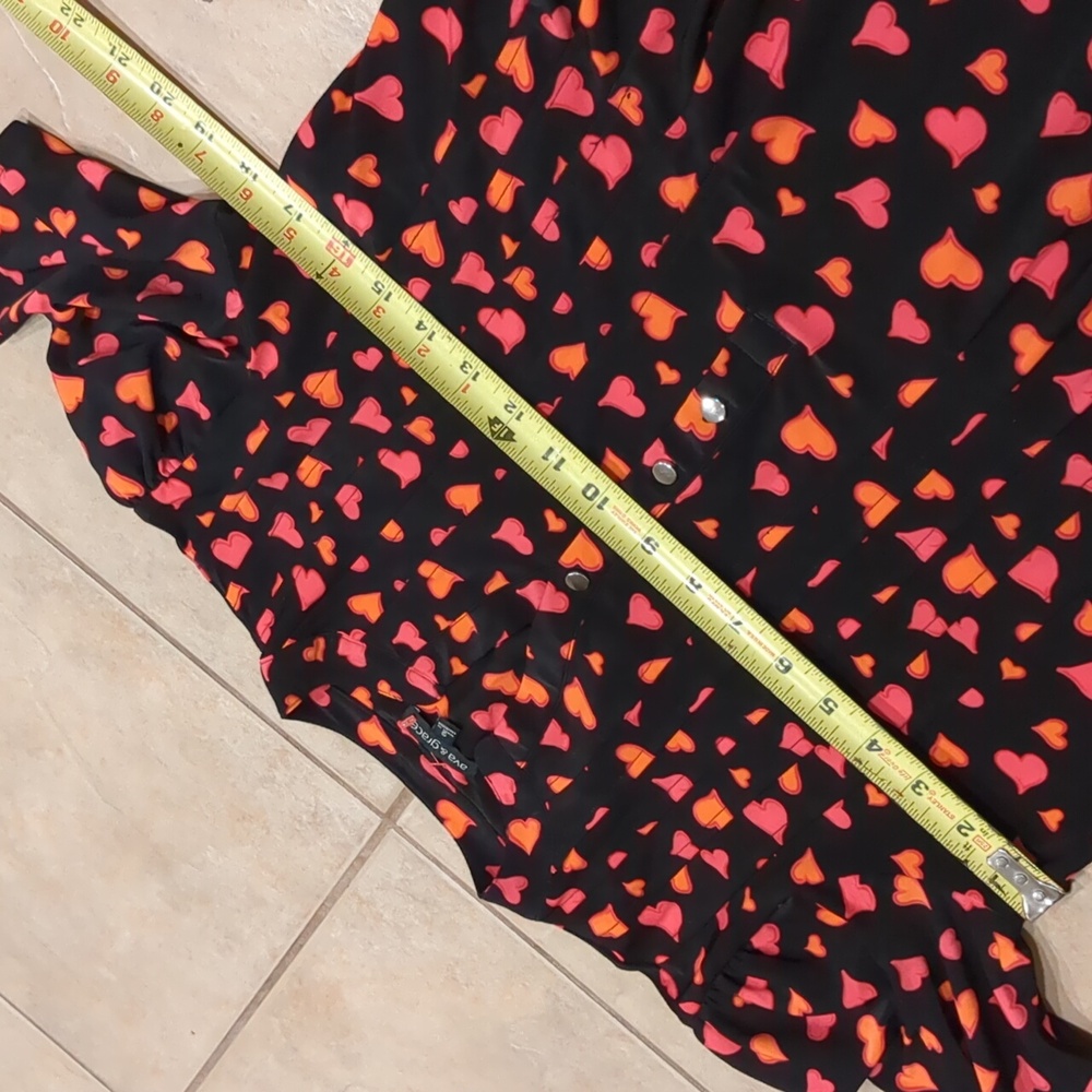 Ava & Grace Black & Red Heart Shirt Size Small - Picture 6 of 7